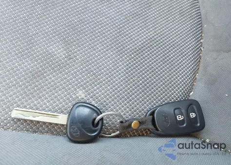 2013 Hyundai Accent Gls/Gs from USA, damaged, VIN KMHCT5AE2DU063459